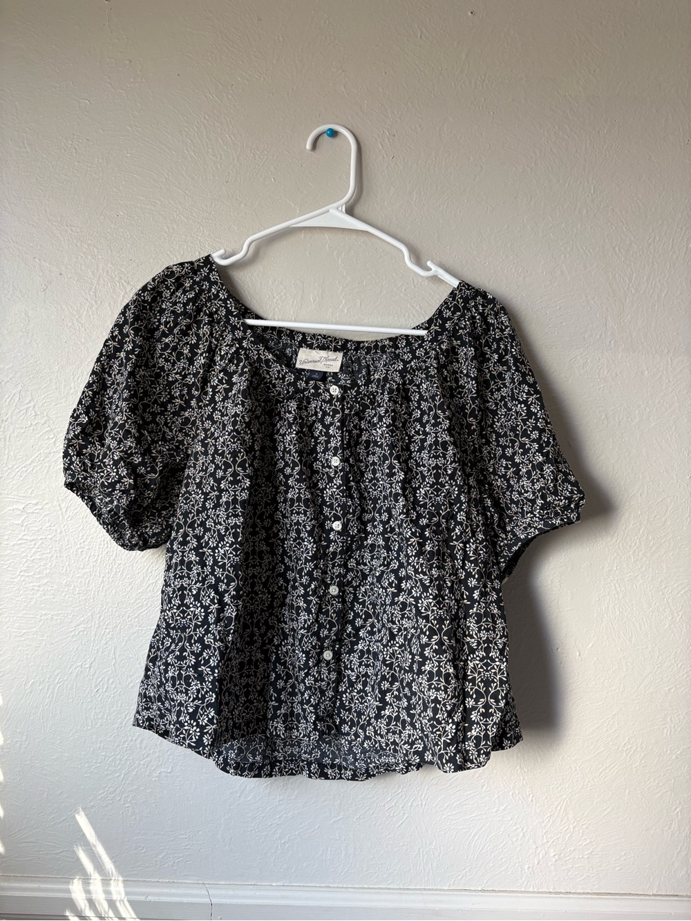 Universal Thread Black & White Floral Button-Front Blouse